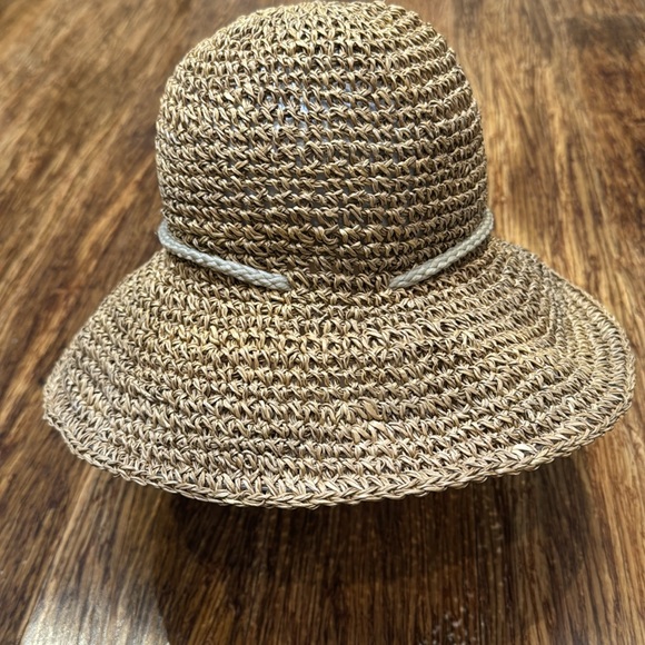 Vintage tan woven straw floppy 14” brim beach hat one size - Picture 2 of 9